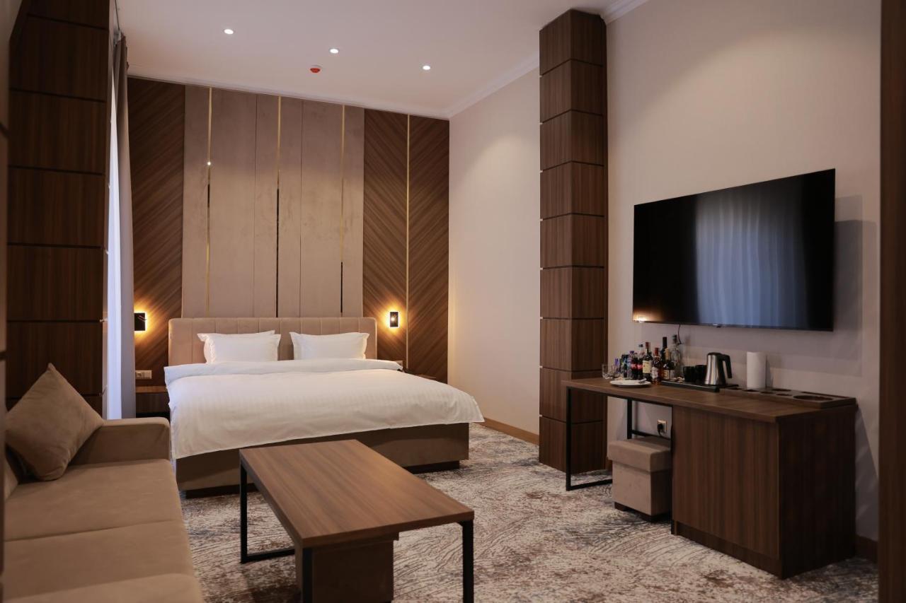 Damir Hotel Nukus Bagian luar foto
