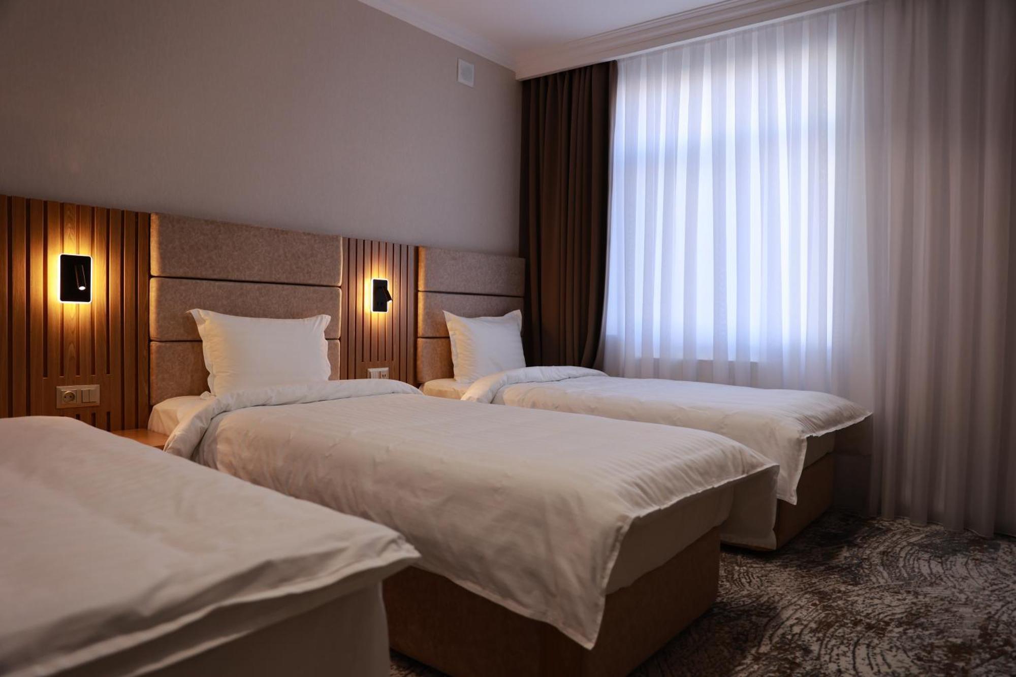 Damir Hotel Nukus Bagian luar foto